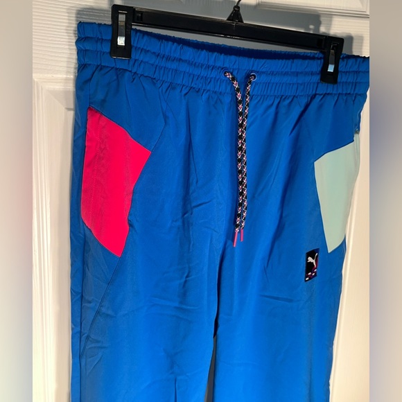 Puma Women’s International Winterized Track Pants Size Medium M NWT Multicolor - Picture 3 of 13